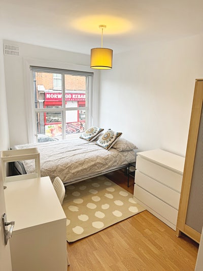 Beautifully Decorated Spacious 4 Bed Apartment  Main Photo
