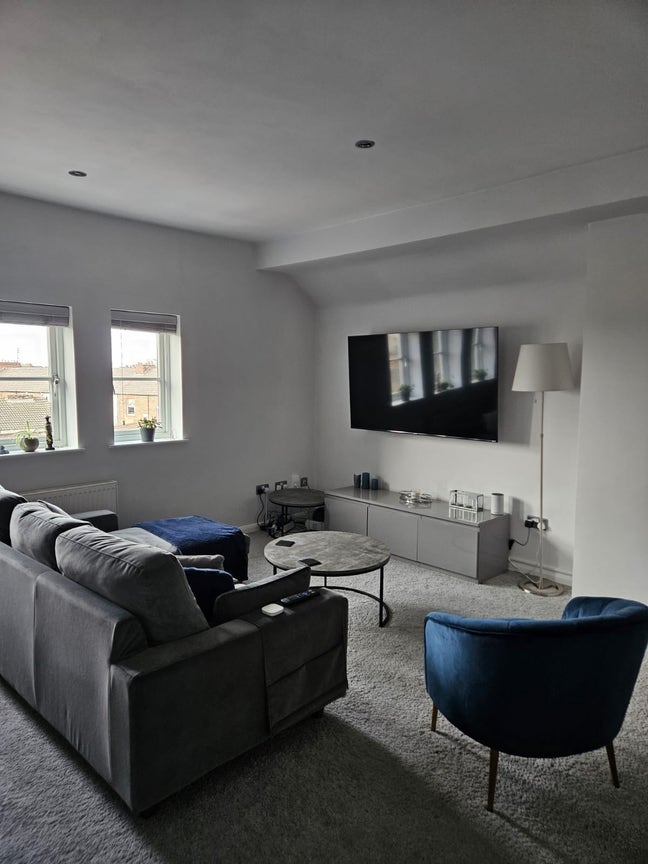 Fully furnished en suite room Main Photo