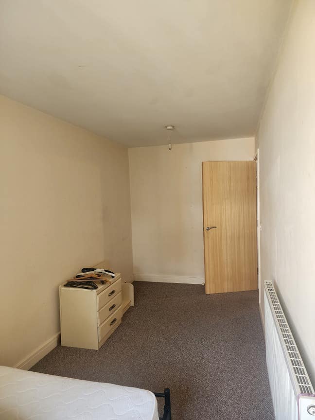 Double Room available now Main Photo