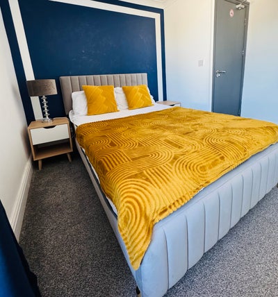Ensuite Large Double Room with Private Balcony  Main Photo