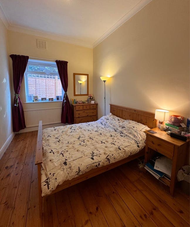 Furnished double room in Putney in 2-bed w garden Main Photo
