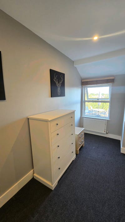 Small double room with an excellent location Main Photo