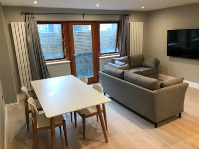 Double Room near St. Katherine's Docks/Tower Hill Main Photo
