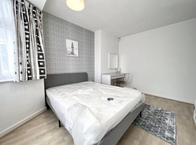 Lovely Double Room ( private WC & shower ) Main Photo