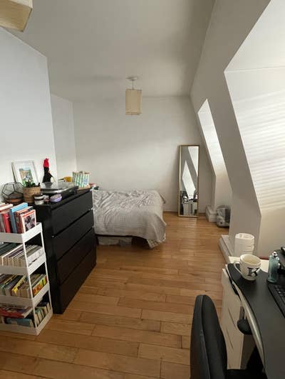 Bright Double Room with Private Bathroom Main Photo