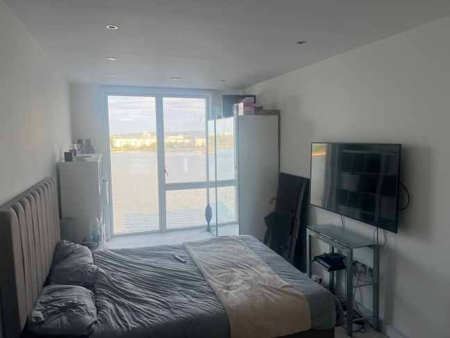 Extremely large double room - With Ensuite  Main Photo