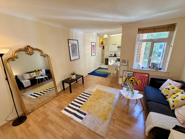 Last minute-2 rooms-30.07-big living room-Holborn Main Photo