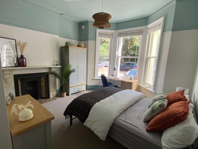 Beautiful Ensuite Room in an Amazing House Main Photo