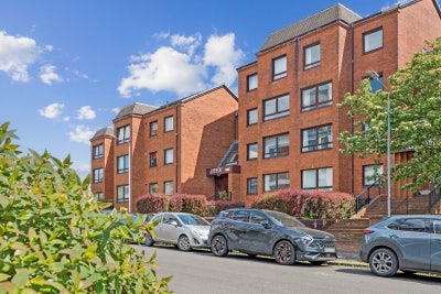 Newly renovated flat | Rooms or whole flat avail  Main Photo