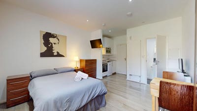 Some Bills Included- Brend New Studio in Willesden Main Photo
