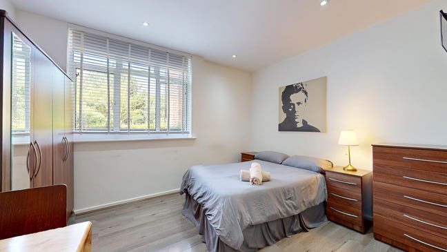 Some Bills Included- Brend New Studio in Willesden Main Photo