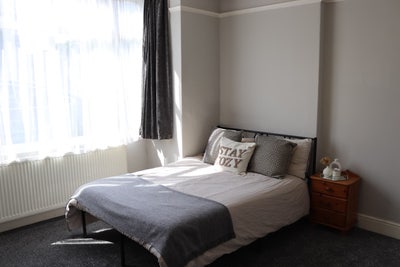 Double room 5min walk to Sutton station,bills inc Main Photo