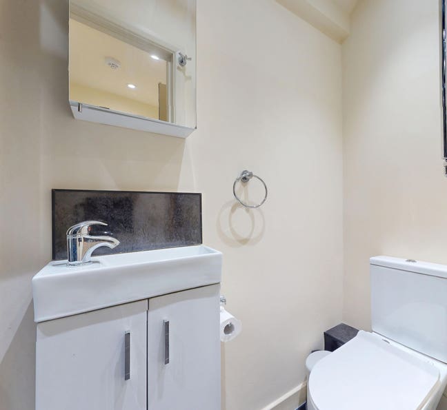 Most Bills Included- Studio in Cricklewood  Main Photo