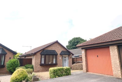 Lovely rooms in detached Newark bungalow Main Photo
