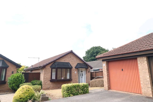 Lovely rooms in detached Newark bungalow Main Photo