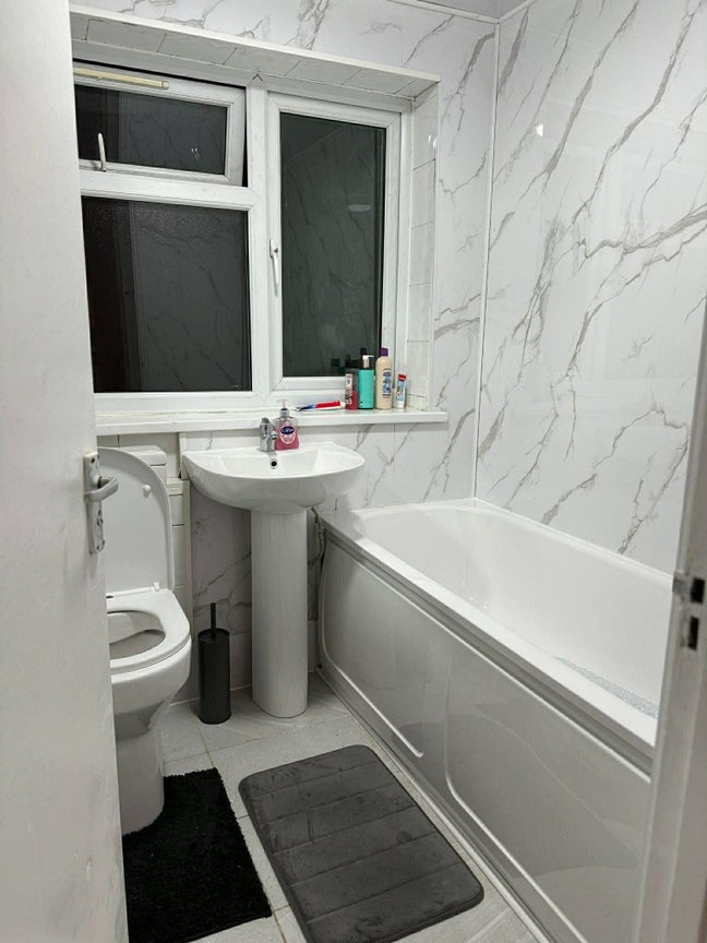 Semi double room near custom house  Main Photo