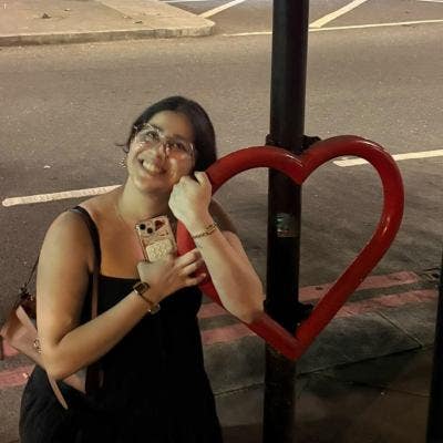 Looking for a flatemeate/s  Main Photo