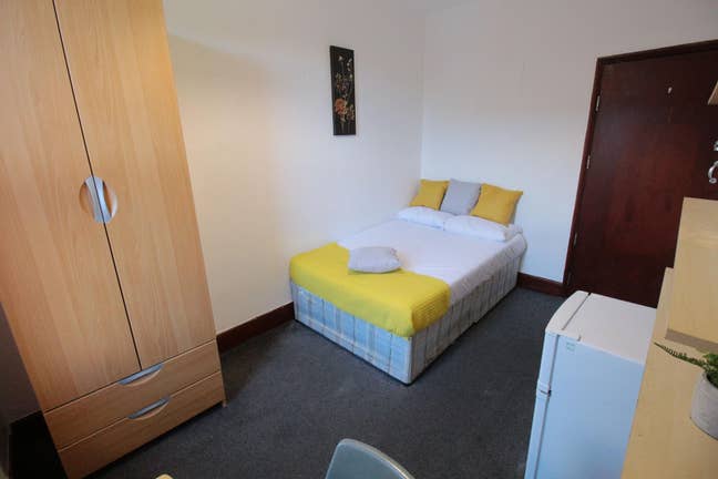 Prime location - Double Room &pound;100 OFF ON 1ST MONTH Main Photo