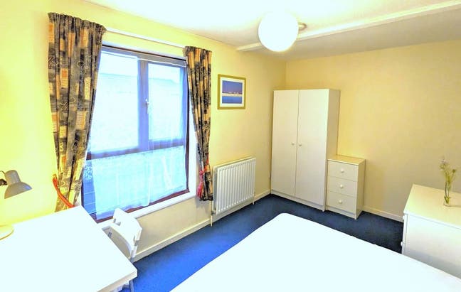Lovely Double Room in Great House Share Main Photo