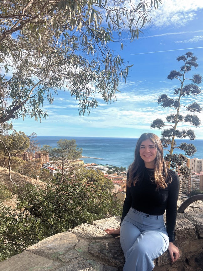 Visiting PhD student seeking room Main Photo