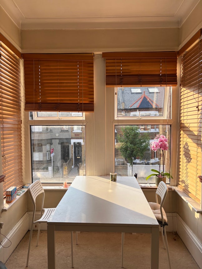 Bright & Spacious Double Room in Chiswick Main Photo