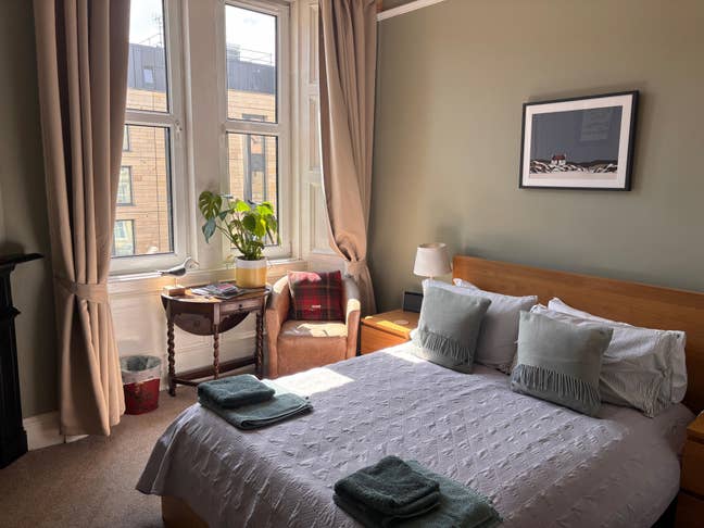 Large, modern double room nr Edinburgh City Centre Main Photo