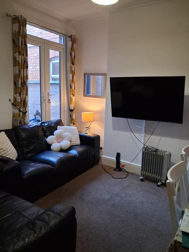  *Student Let* Single & Double Room Close to Uol Main Photo