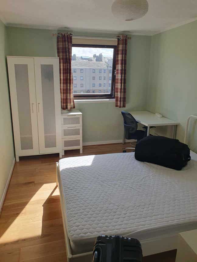 Double room in 2 bed flat in Leith Main Photo