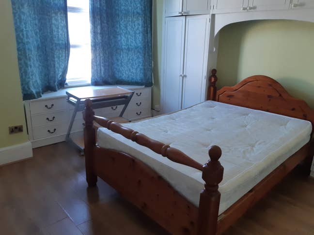 Large Double room in shared house leytonstone Main Photo