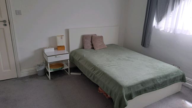 Double room to rent in Raynes Park SW20 Main Photo