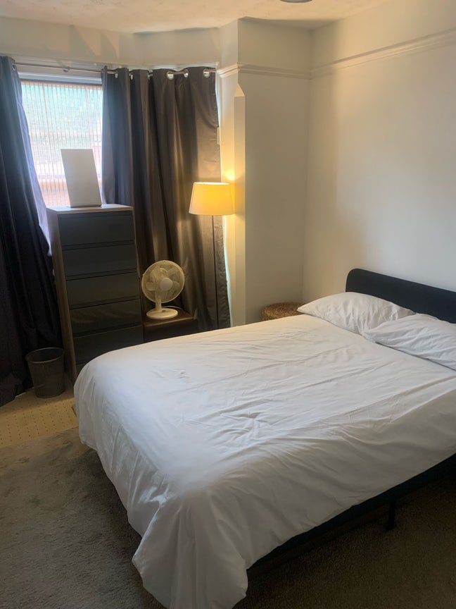 Excellent spacious double bedroom Mk41  Main Photo