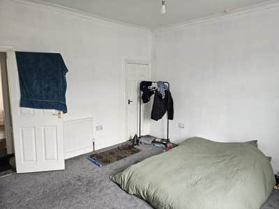 Double room short term let Main Photo