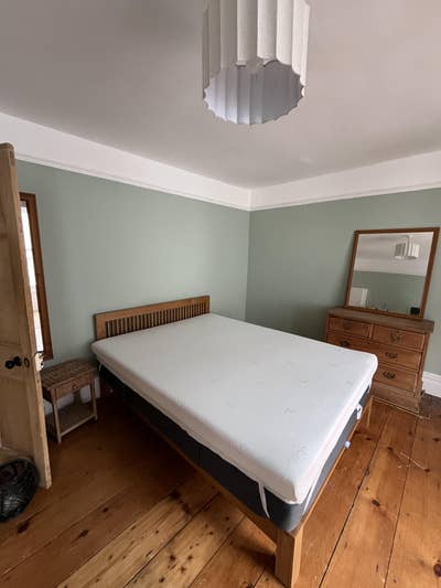 Kingsize master bedroom available near South beach Main Photo