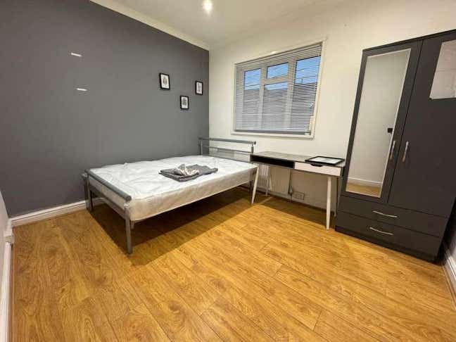 🔑 En-suite and Double Room | E14 | All Bills Inc Main Photo
