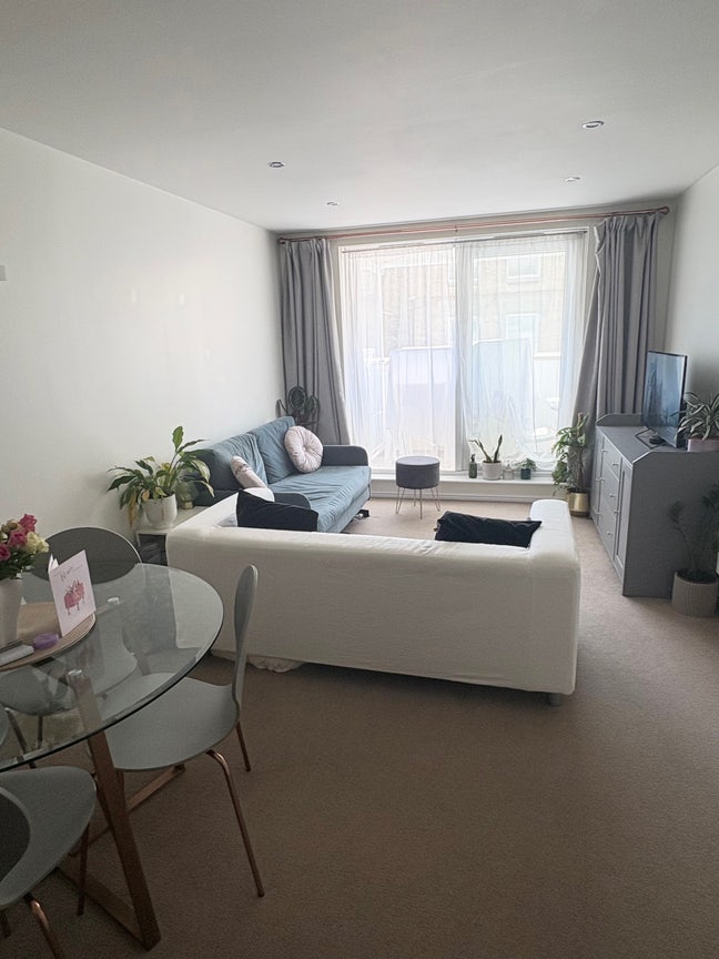 Large en-suite double room avail Brixton hill  Main Photo