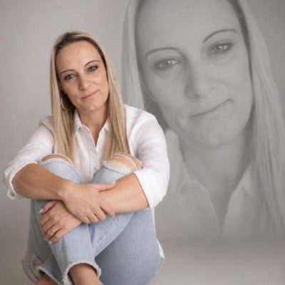 Looking for room or flat for single lady Main Photo