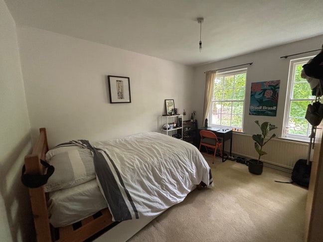 Lovely room in a two-bed flat !  Main Photo
