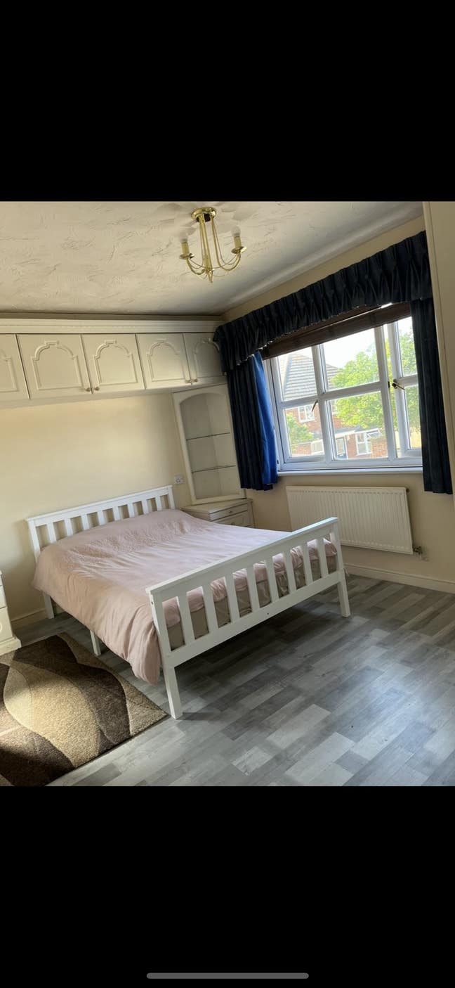 Furnished double en suite room  Main Photo