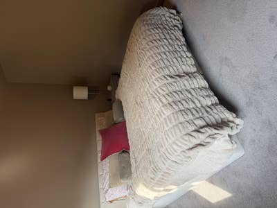 Double bedroom & sole use separate bathroom  Main Photo