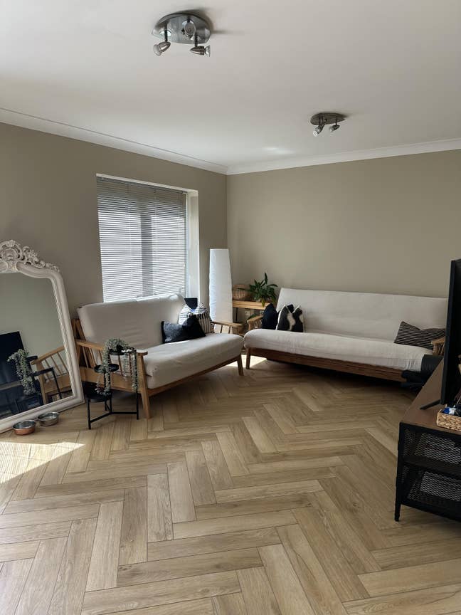 Double Bedroom & Large Private Bathroom Main Photo