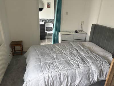 Brand new en suite bedroom  Main Photo