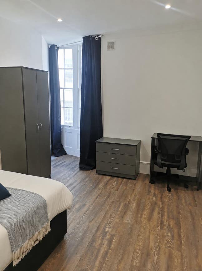 Luxury Room - at St. James Street BN2 Main Photo