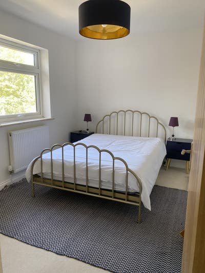 Large room in welcoming family home Main Photo