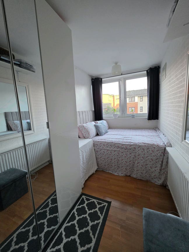 Double Room to Rent Main Photo