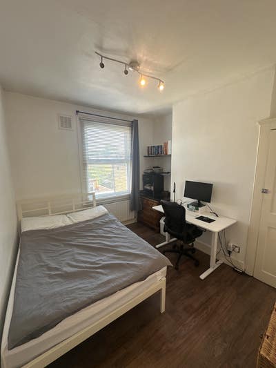 Double bedroom for short term let &pound;950/month Main Photo