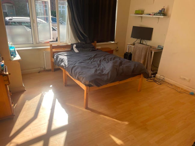 Spacious Double Room - Clapham South  Main Photo