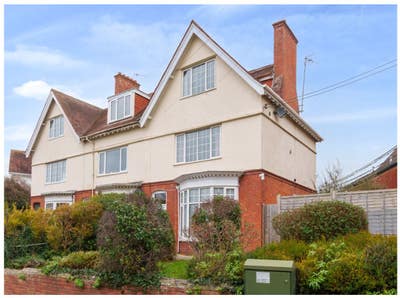 Lovely Top Floor Studio, Wellington bills included Main Photo