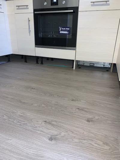Lovely Double & Extra-Large Bedroom in a Modern Ho Main Photo