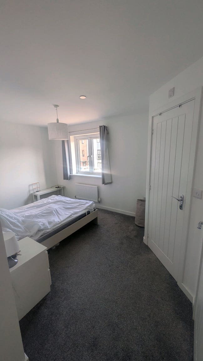 Large ensuit bedroom in new build  Main Photo