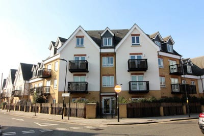 Room in 2-Bed Flat  — Ideal for Single/Couple Main Photo